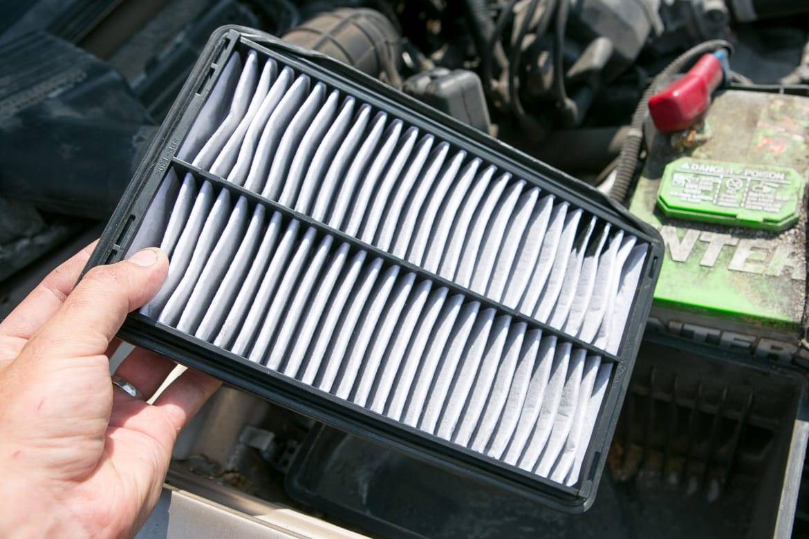 Insertion of a replacement engine air filter